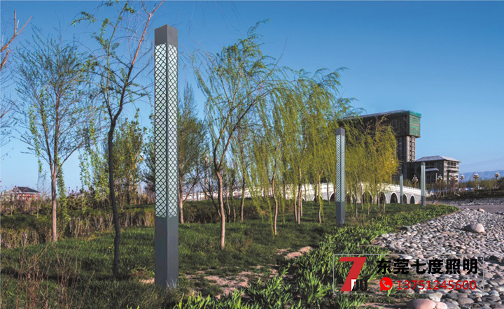 (QDJGDZ-015)公园景区3米-5米LED方形叼嘿软件免费下载柱安装效果实拍图片